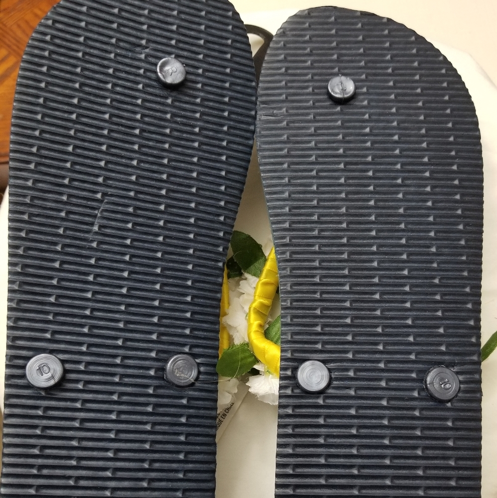 Floral Flip Flops - Picture 6 of 6